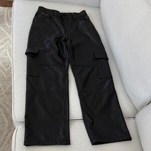 Abercrombie & Fitch Curve Love black
cargo pants,  Vegan Leather size 28/6s